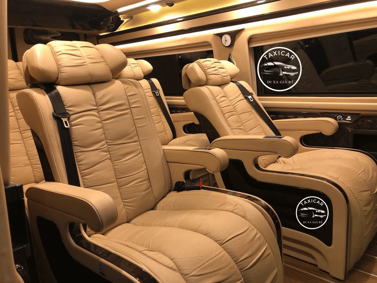 Thuê xe 16 chỗ Limousine Cao Cấp